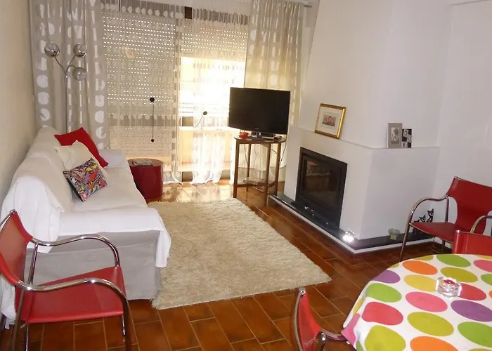 Homestay Porto's City Park & Surf Beach