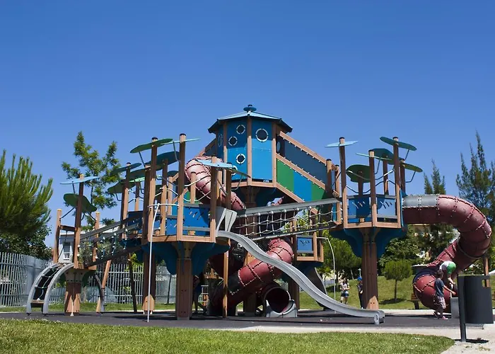 Homestay Porto's City Park & Surf Beach *