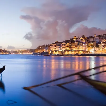 Porto's City Park & Surf Beach *