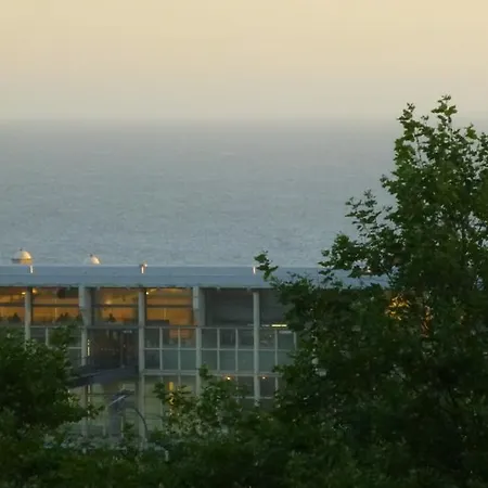 Homestay Porto's City Park & Surf Beach *